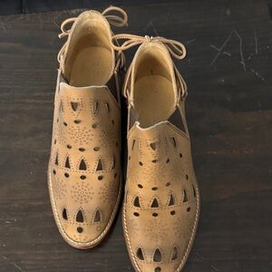 Coldwater Creek Tan Leather Cutout Ankle Boots